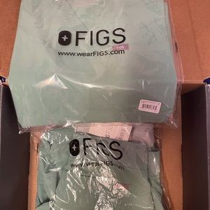 SOLD Figs Jade scrubs xs set